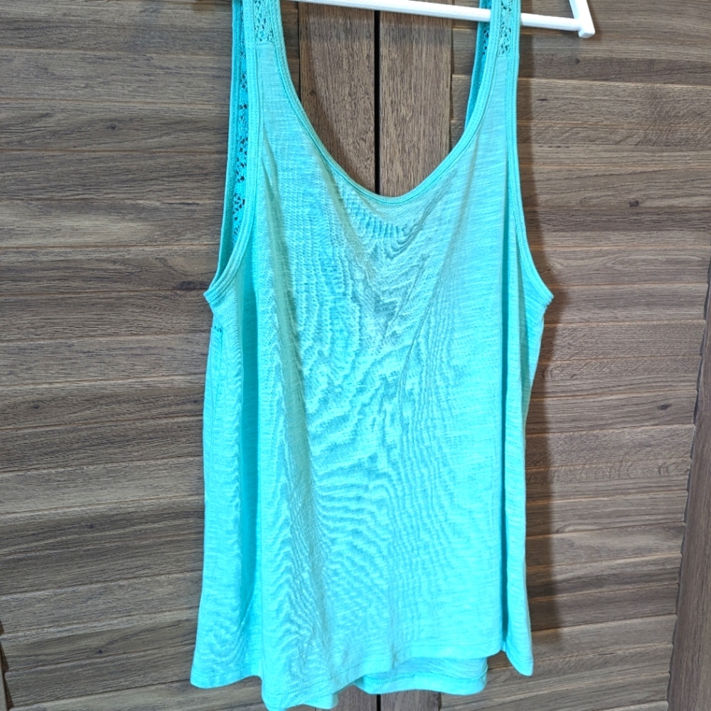 NWT mint light weight top size S loose fit open back